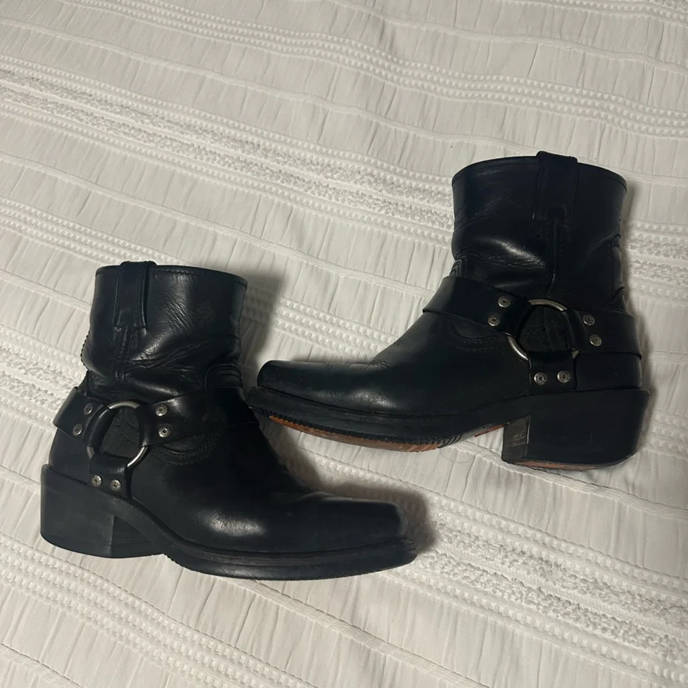 Harley Davidson Black Leather Harness Ankle Boots - Picture 2 of 13